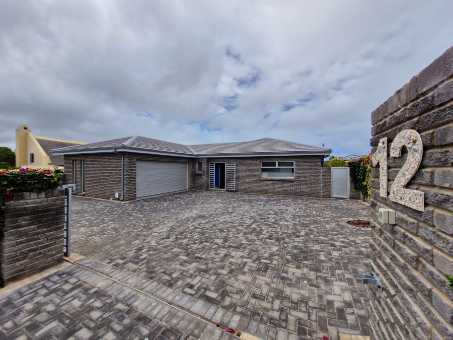 3 Bedroom Property for Sale in Stilbaai Wes Western Cape